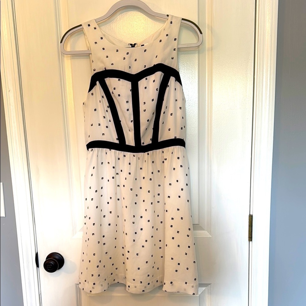 Kensie White and Black Sleeveless Sundress for Weddings